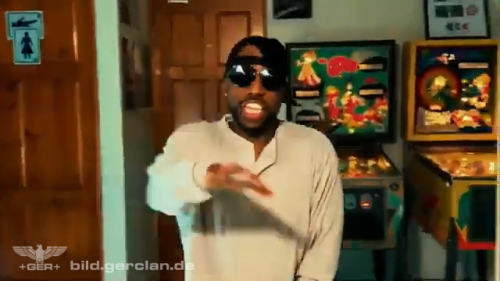 GblackDaBest-Costa-Ricas-Call-Center-Rap-Breakdancing-commerical-2.png